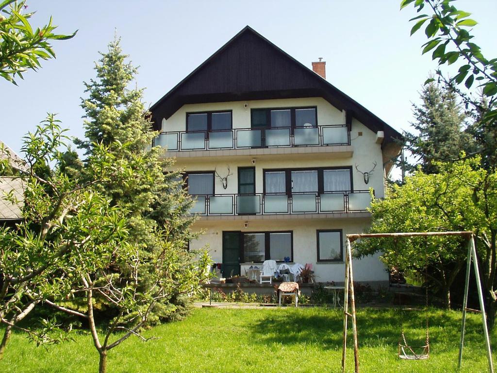 Budakeszi Maganszallas 部屋 写真